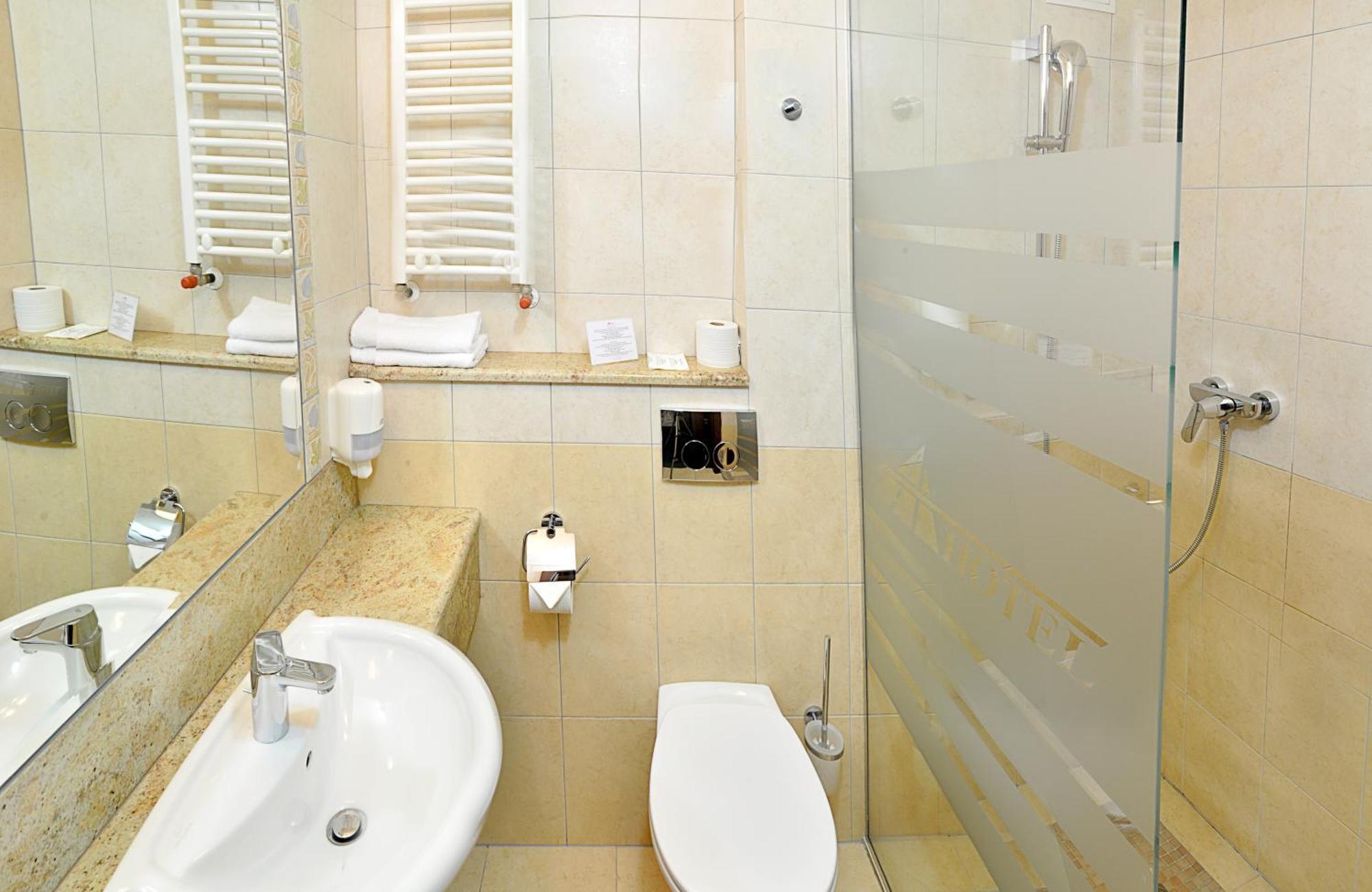 Ahotel Czechowice-Dziedzice Zimmer foto